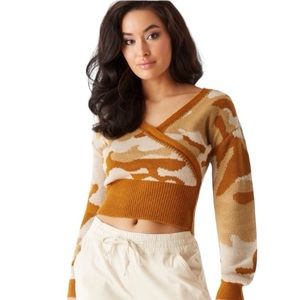 UK2LA Cropped Camo Sweater, Brown /Tan Women Size XL